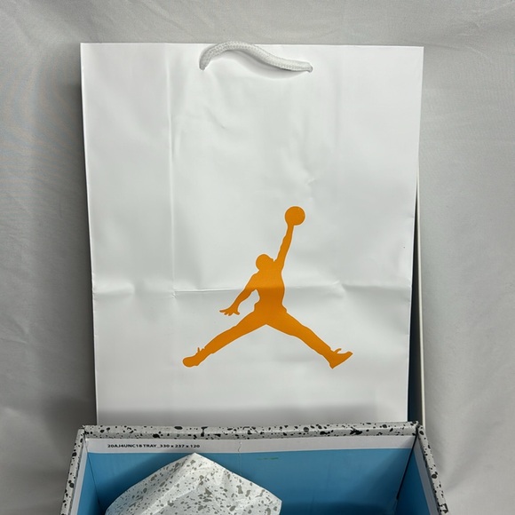 Air Jordan 4 Retro SP North Carolina Blue Air Jordan Flight Kids Sz 4.5 US NWT - Picture 13 of 13